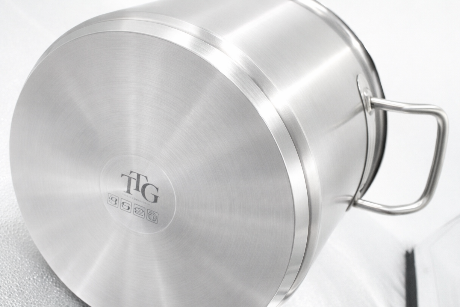 High Casserole 20 cm w/ lid 2 side handles 8" (4.6 Qts)